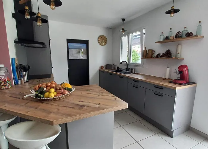 Maison A Avec Jardin Et Acces Foret - Fr-1-50-166 * Escource