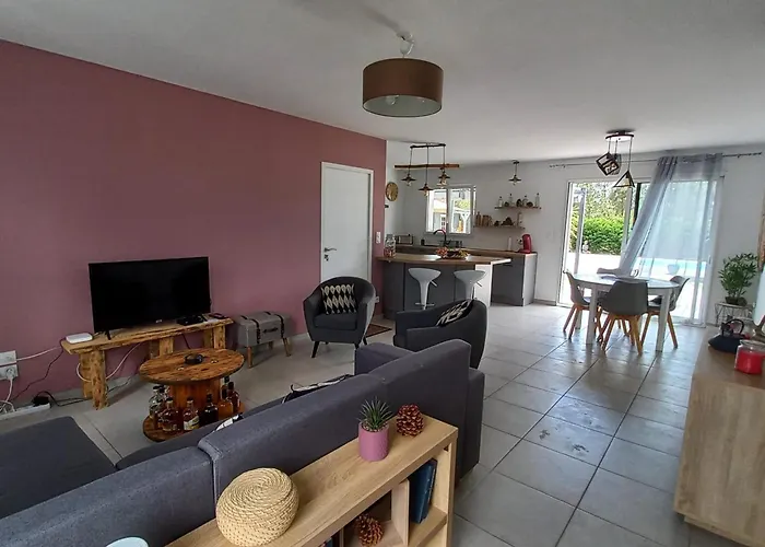 Maison A Avec Jardin Et Acces Foret - Fr-1-50-166